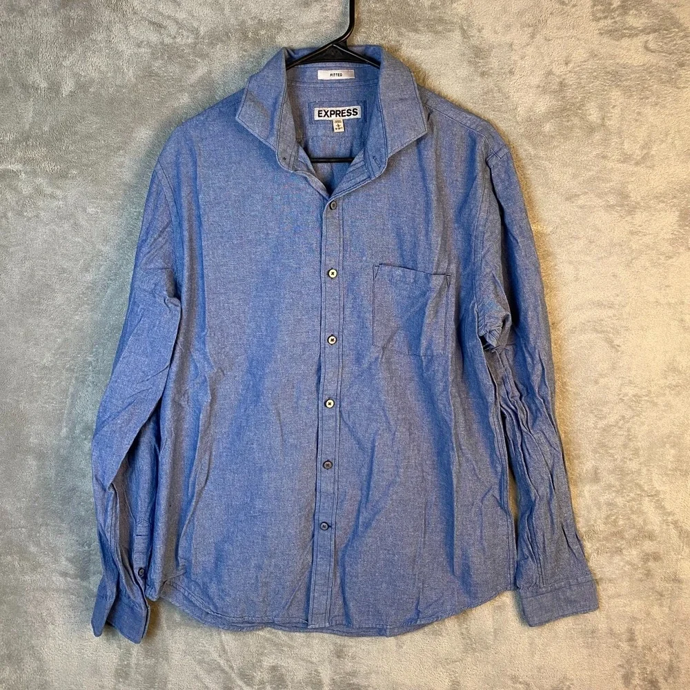 Express Mens Fitted Button Up Shirt Large 15 15.5 Blue Chambray Long Sleeve